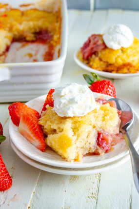 Easy-Peasy Strawberry Cobbler 🍓