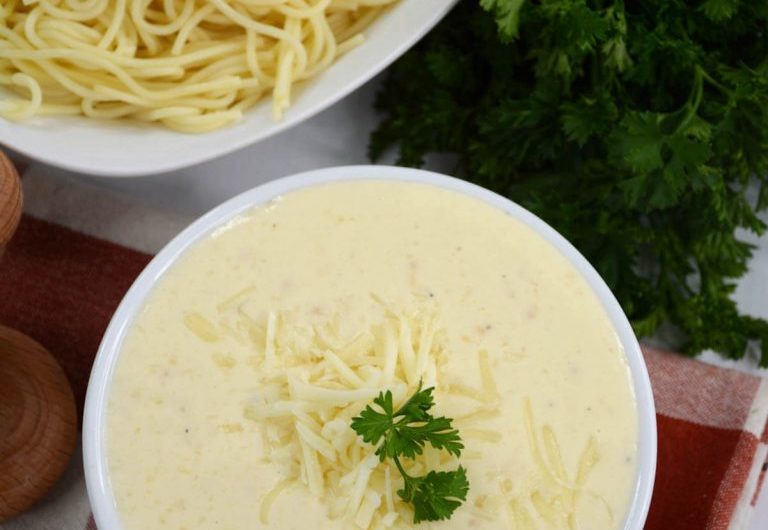 Easy Alfredo Sauce Recipe – Creamy, Cheesy, and Totally Yummy!