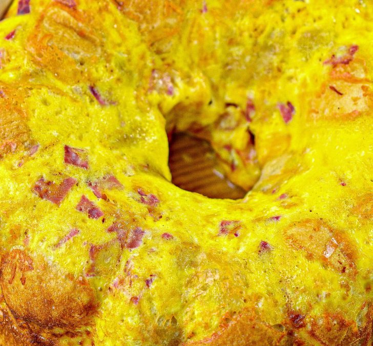 Bundt Cake Breakfast Casserole Recipe 🥯🍳