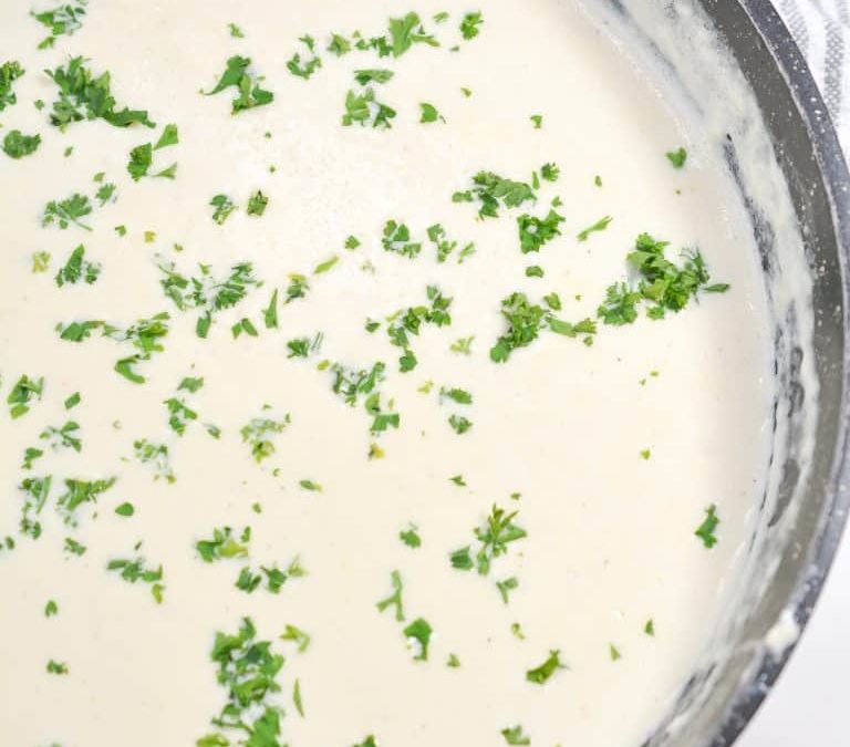 Cream Cheese Garlic Alfredo Sauce Recipe 🧄🧀