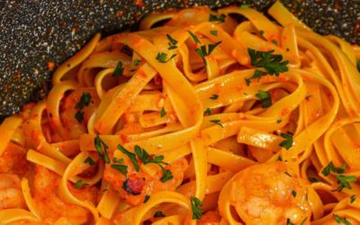 Instant Pot Shrimp Fettuccine with Roasted Red Pepper Sauce Recipe