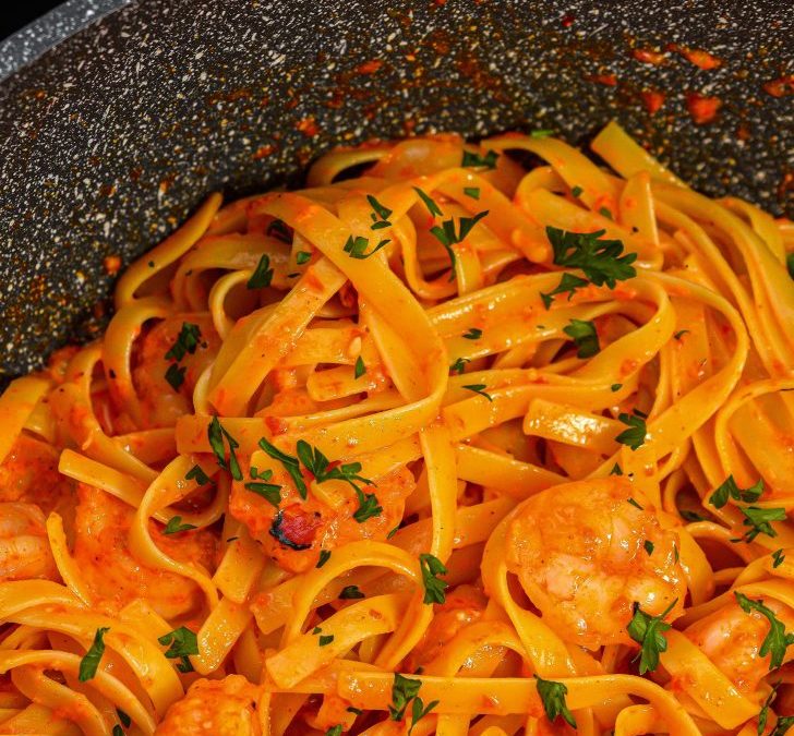 Instant Pot Shrimp Fettuccine with Roasted Red Pepper Sauce Recipe