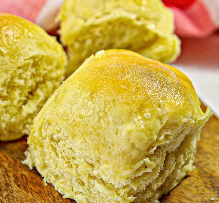 Soft Buttery Yeast Rolls Recipe 🍞✨